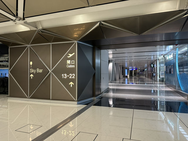 Intervals天際酒吧及餐廳：在香港國際機場的空中饗宴，享受美食與美景的完美融合！