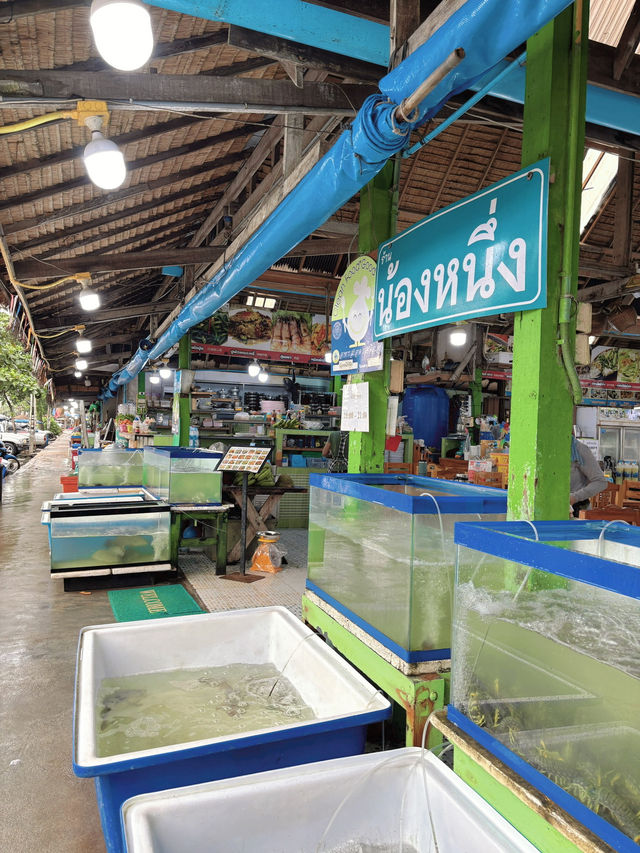 น้องหนึ่งซีฟู๊ด ร้านอาหารทะเล เด็ดๆ ที่แหลมแม่พิมพ์