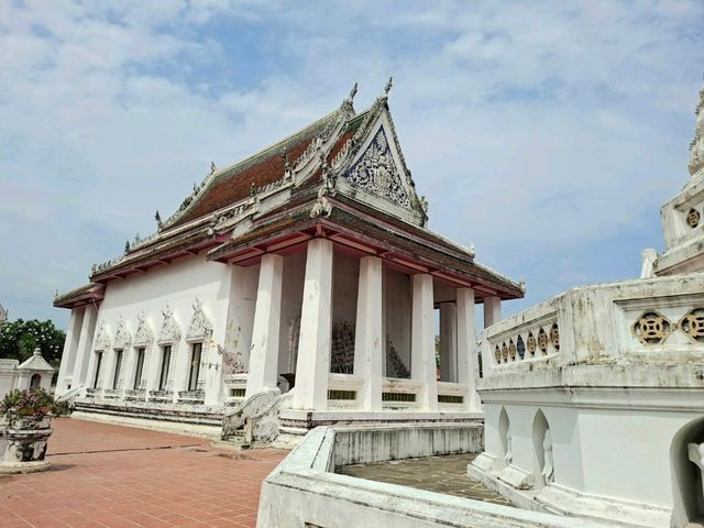 สัญลักษณ์เมืองปากน้ำ พรัสมุทรเจดีย์✨️