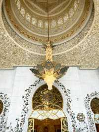 Sheikh Zayed Grand Mosque – A Majestic Symbol of Spiritual Grandeur