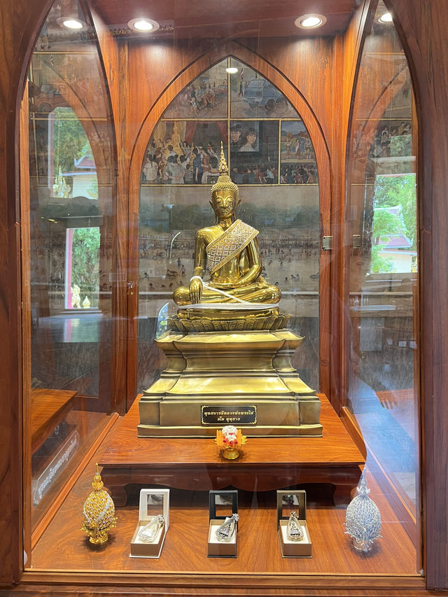 ไหว้พระขอพร หลวงพ่อพระใส หนองคาย 🙏🏻✨