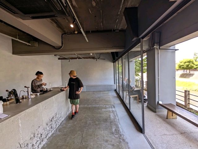 高山 | haiz coffee 宮川朝市對面的文青工業風河景咖啡