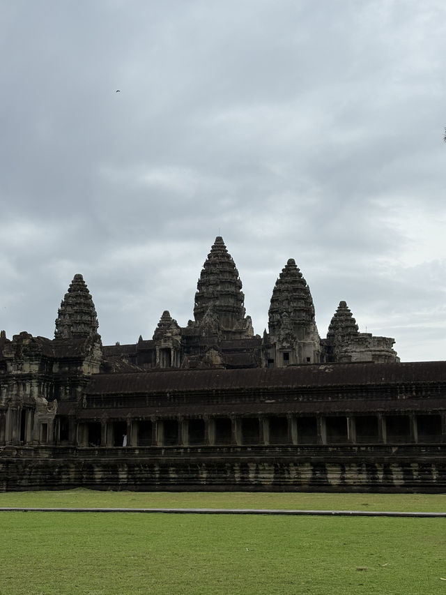 Angkor Wat: A Journey Through Time🛕🇰🇭