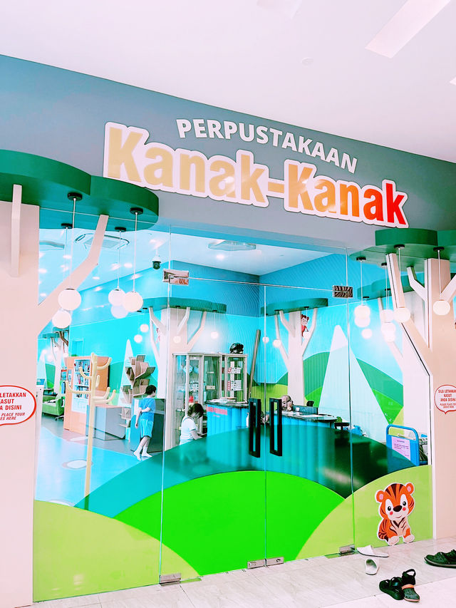 Explore Perpustakaan KL: Must-Visit Landmark on Your Summer Trip to Kuala Lumpur