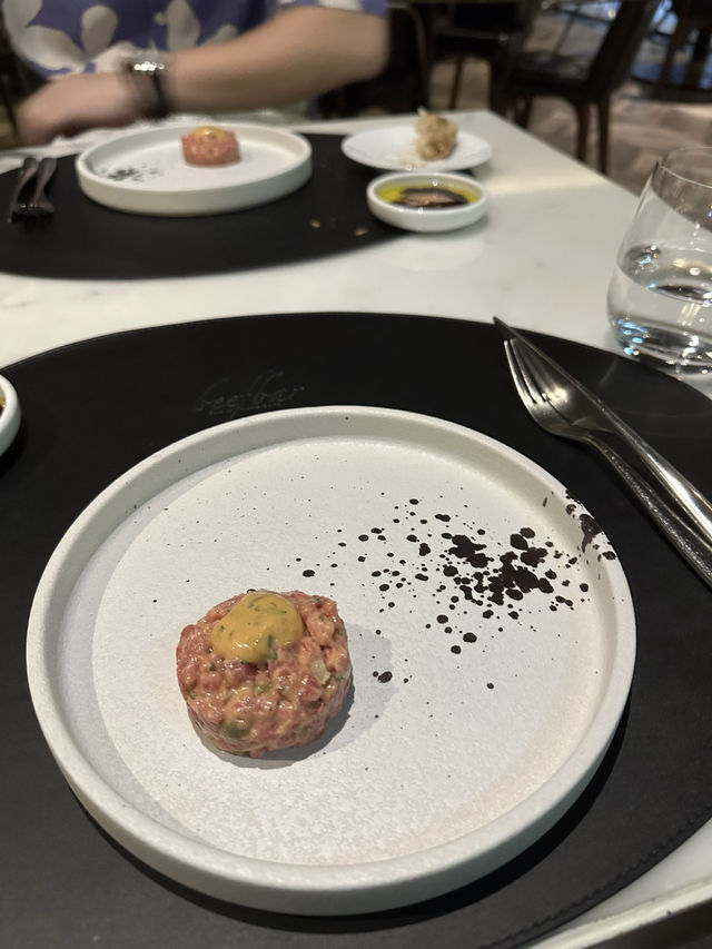 Indulge in Culinary Excellence at Beef Bar Hong Kong 🇭🇰– a Michelin one star ⭐️ restaurant 