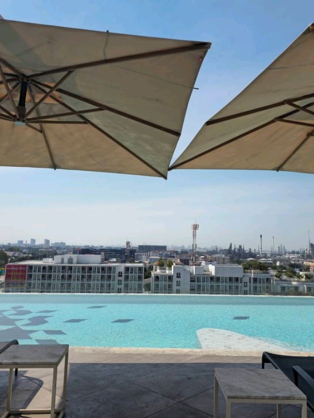 Holiday Inn Sriracha – ครบ จบ คุ้ม ในหนึ่งคืน 🏨