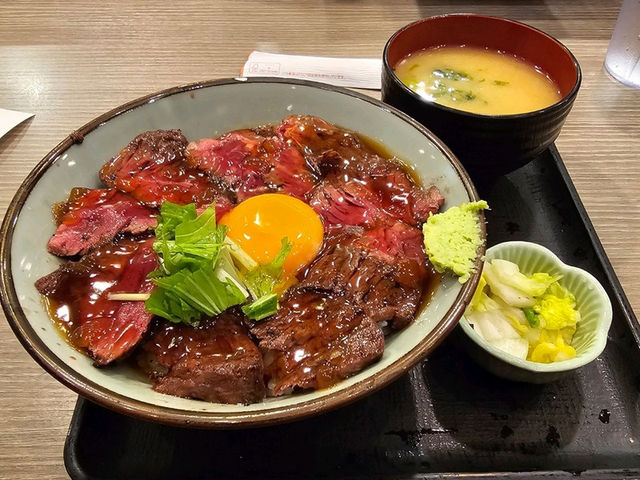 金澤車站百番街，金澤肉食堂的能登牛饗宴🍖🐄