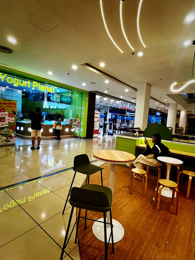 Yogurt Planet – Customizable Yogurt Treats at Queensbay Mall