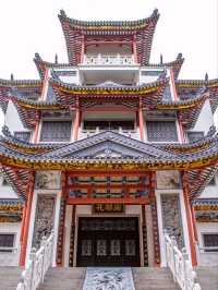 Waterfront Whispers – Lingnan Elegance Meets Lakeside Tranquility