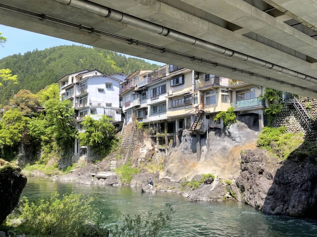 【水と踊りの城下町】郡上八幡で心洗われる旅