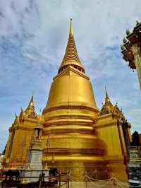 ชมวัดพระแก้วและวัดชนะสงคราม✨️