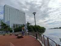Pullman Riverfront Hotel. 