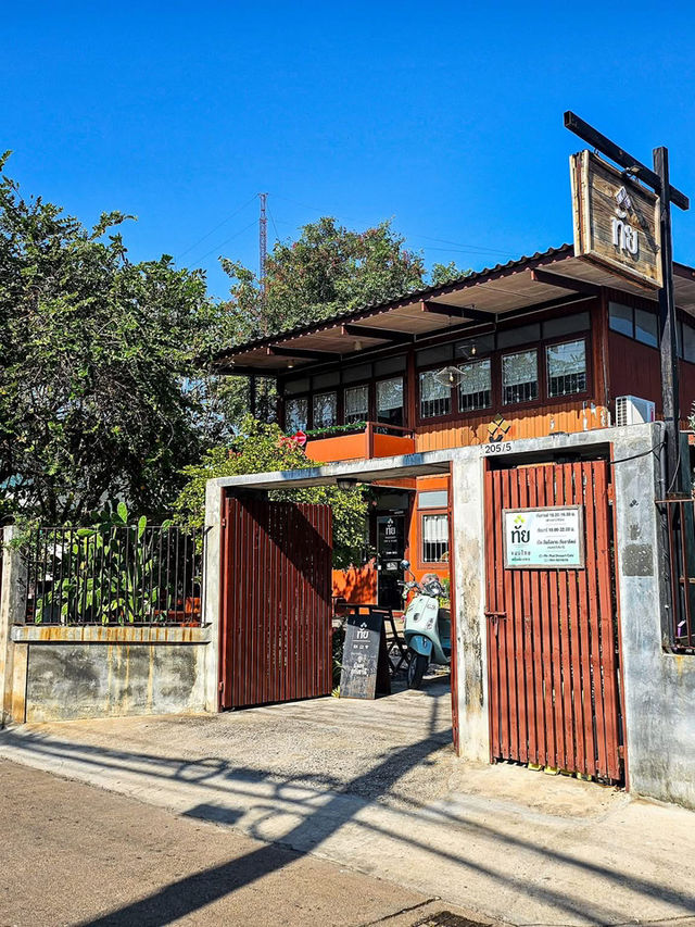 タイ伝統菓子とヴィンテージな空間を楽しめる「タイ – Thai Dessert Cafe」へようこそ！ 甘いお菓子と一緒