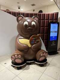🍫 新千歳空港で出会う“チョコの夢の国” — ロイズ チョコレートワールド