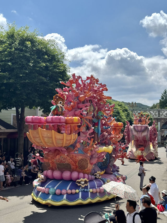🎉 꿈이 흘러넘치는 거리, 에버랜드 퍼레이드 🎡 