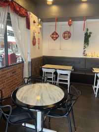 W&L Restaurant Cafe Melaka, A Sarawakian Culinary Gem with Heart