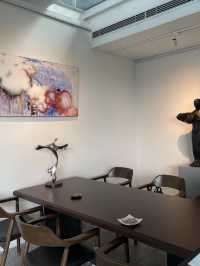 Abstrct Lounge