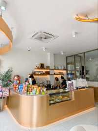 EMQUARTER CAFE 