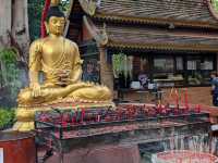 Wat Lok Moli: My Hidden Gem in Chiang Mai for a Tranquil Escape! ✨