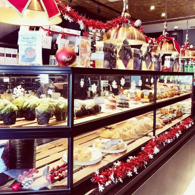 Black bixon cafe