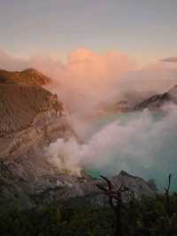 Kawah Ijen (คาวาห์ อีเจียน)