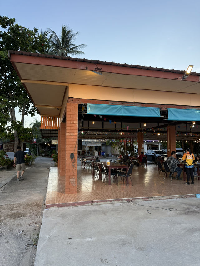 Chai Hat Seafood – ร้านลับริมทะเล บรรยากาศดี อาหาร