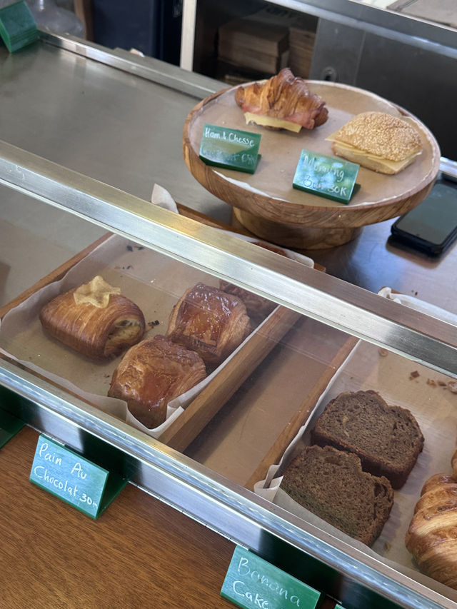 산책하다가 우연히 발견한 Braud Cafe 🌿
