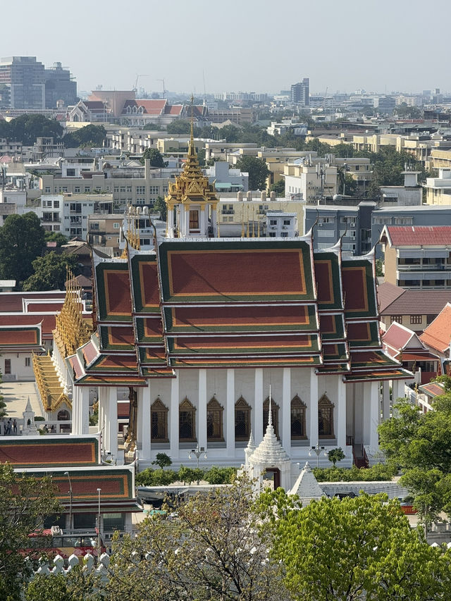 วัดสระเกศ: ความสงบกลางเมืองและวิวทิวทัศน์ 360 องศา