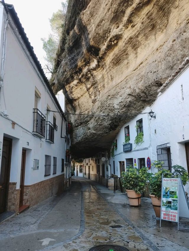 Rock Houses and Hidden Corners in Setenil de las Bodegas