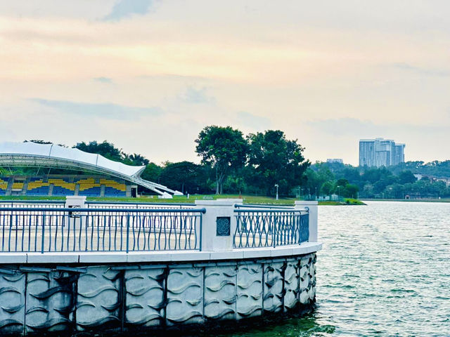 Your Waterside Escape in the Heart of Putrajaya