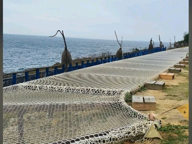 🌊 藍天碧海間的勇者試煉｜小琉球「厚石魚澳」浮潛天堂與跳海熱點