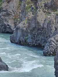 Marveling at the Majesty of Goðafoss Waterfall