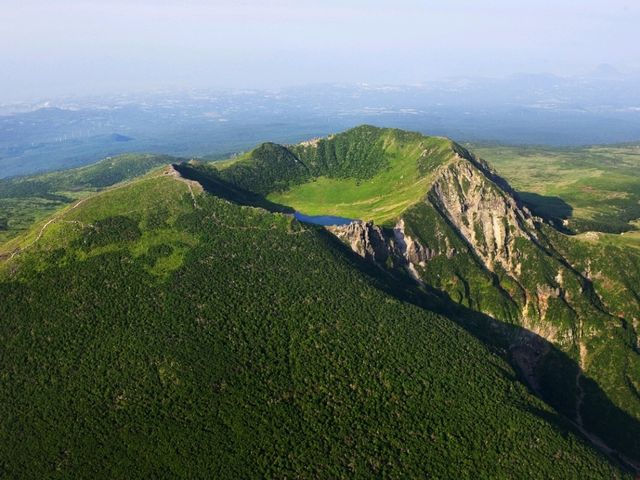 🗻 백록담 – 한라산 정상의 장엄한 호수 🗻 백록담 – 한라산 정상의 장엄한 호수