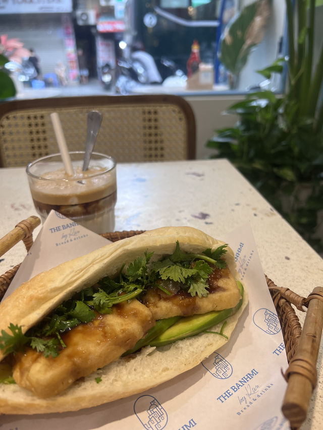 🥖 ハノイで味わう絶品バインミー「The Binhmi」 🥖 ハノイで味わう絶品バインミー「The Binhmi」
