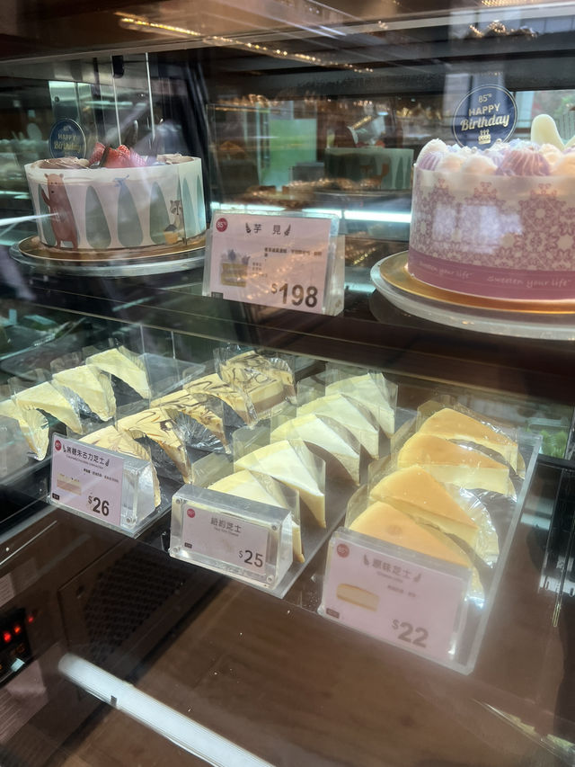 咖啡、蛋糕與烘焙專門店@85°C