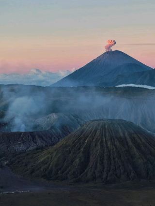 Volcano Sunrise Views🌋