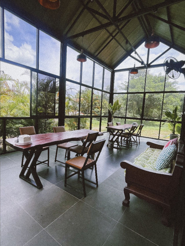 Cafe & Restaurant 
