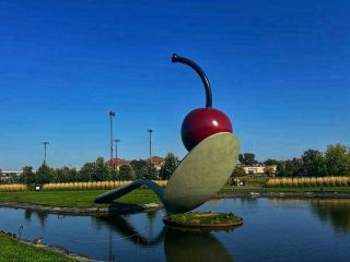 🎨 Minneapolis Sculpture Garden – Where Art Meets the Open Sky
