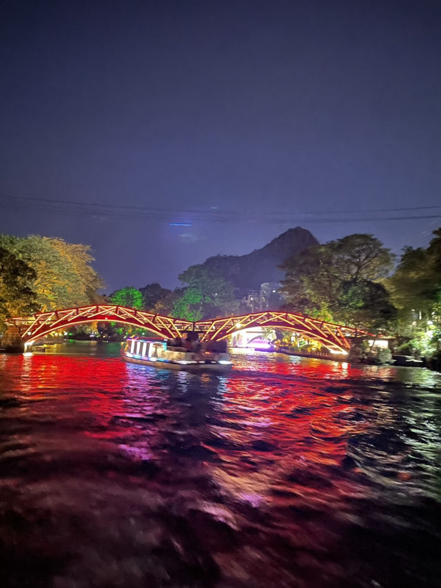 Enjoy Guilin night through the cruise 
