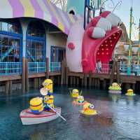 💛 “The Banana Icon: Minion Statue at Universal Studios Beijing”