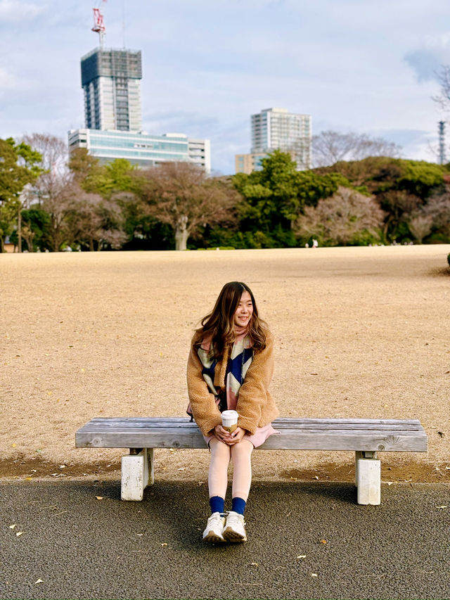 Strolling in Shinjuku Gyoen National Garden 🌿