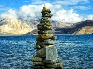 💎🌊 Pangong Lake – The Shimmering Gem of the Himalayas