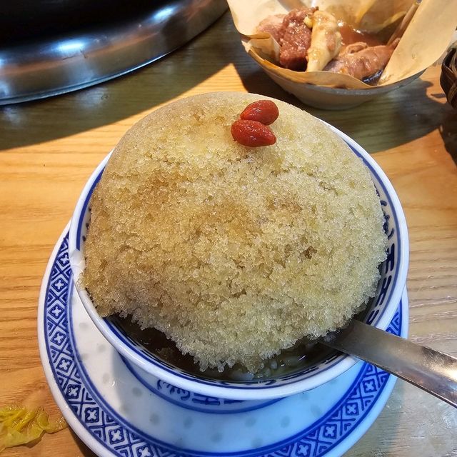 Shanghai Weekend Vibes: Neon Nights, Dreamy Eats & Disney Magic ⭐️🏮 Shanghai Weekend Vibes: Neon Nights, Dreamy Eats & Disney Magic ⭐️🏮