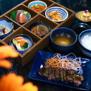 มื้อกลางวันสุดพิเศษกับ Signature Bento Box ที่ Akira Back ชั้น 37