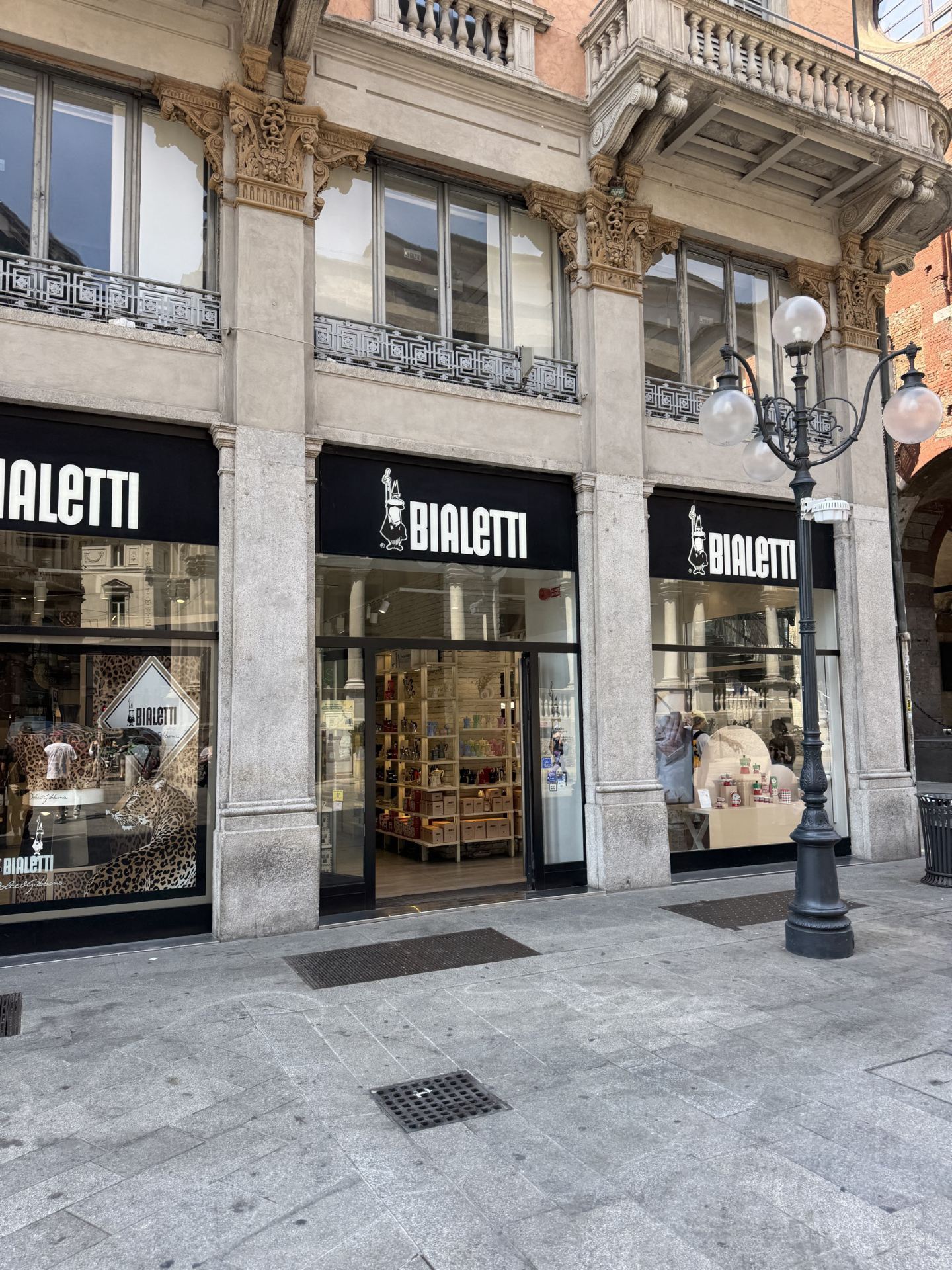 Bialetti Store in Milan | Searching for the Classic Souvenir of Italian Coffee Culture Next to the Milan Cathedral