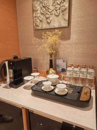 When it comes to top-tier resorts in Macau, Galaxy Hotel is an absolute must-visit. Nestled in the heart of Cotai, this world-class integrated resort offers the perfect blend of luxury stays, international dining, and premium entertainment, cementing its status as one of Asia's premier destinations.