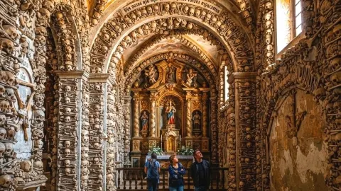 A Sanctuary of 5,000 Souls: The Chapel of Bones — traveler post in Evora