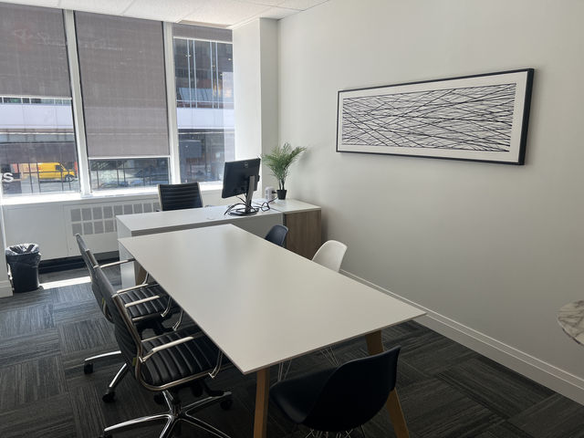 Modern and Cozy place to work in the city