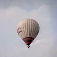 Watching Hot Air Balloons @ Sultan Cave Suite