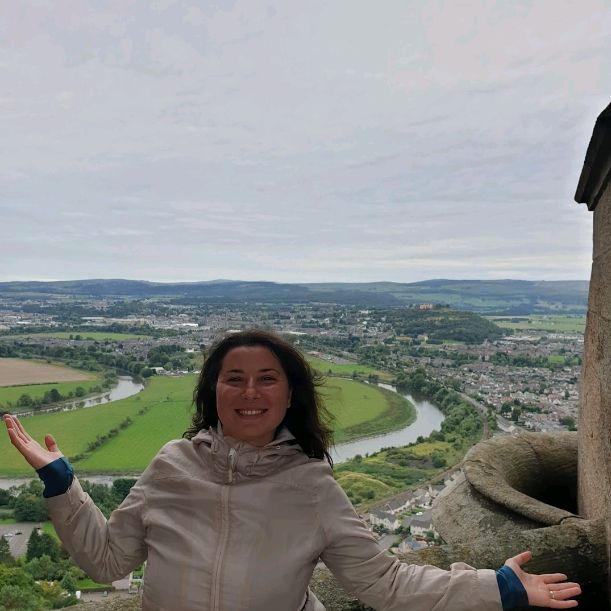 🏰✨ Soaring Above Stirling: Breathtaking Views! 🌄👀